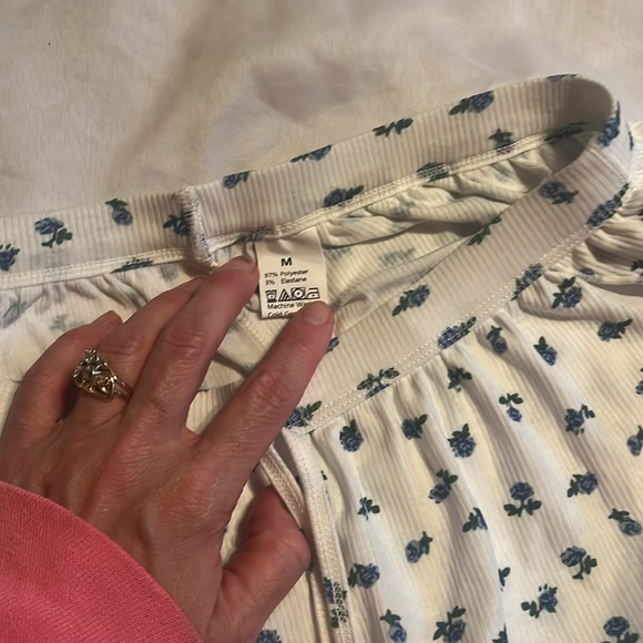 Very comfy sleep shorts. Never been worn. - Picture 3 of 3